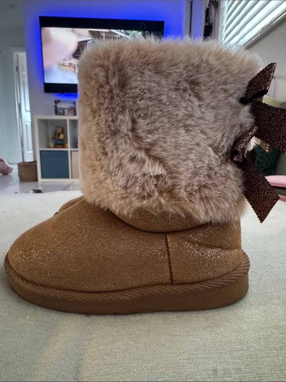 Cozy Shearling Cuffed Winter Boots - Tan